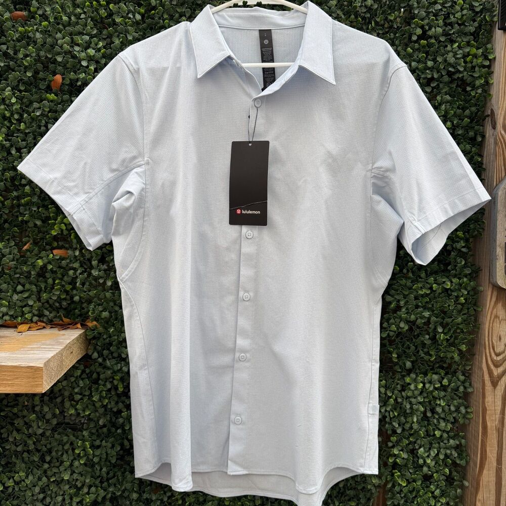 Lululemon Light Blue Button-Up Short-Sleeve T-Shirt Men Size L NWT